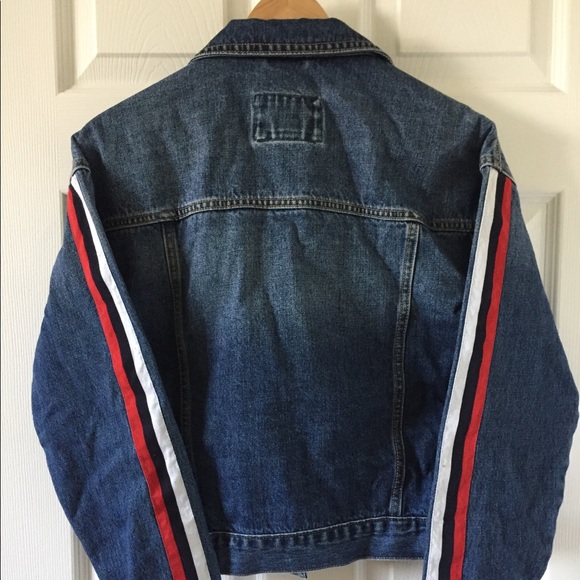 Jean jacket from Forever 21 - Picture 7 of 8